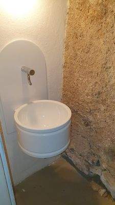 Waschbecken Vorplatz Bad, EG
