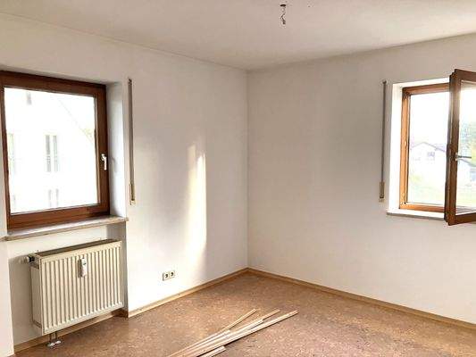 Schlafzimmer frisch gestrichen.JPG