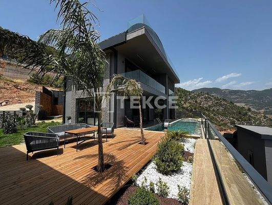 Villas with Panoramic Sea and City Views in Alanya Turkey
