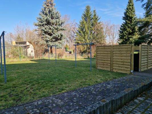 11Wäschegarten und Mülltonnenplatz.jpg