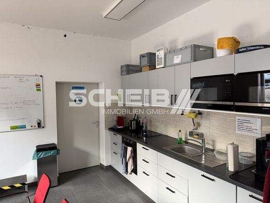 Küche im Produktions-/Lagerbereich