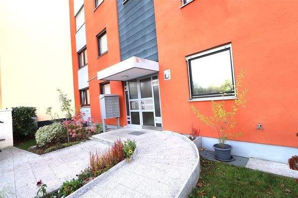 Hauseingang sehr gepflegt