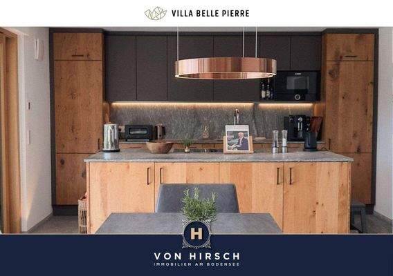 Gehobene Einbauküche 