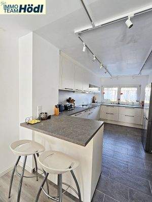 offene Küche samt Einbauküche