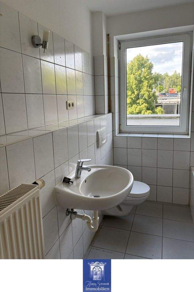 Bischofswerda! Raffinierte Wohnung ... Tageslichtbad mit Wanne und Dusche! - Photo 4