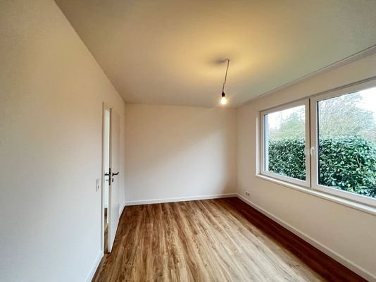 Arbeitszimmer Bild 3