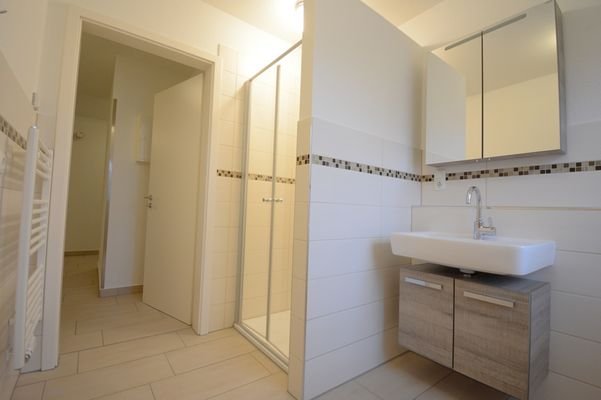 Wohnung 2 - Badezimmer 