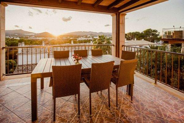 mit tollen Sonnenuntergängen