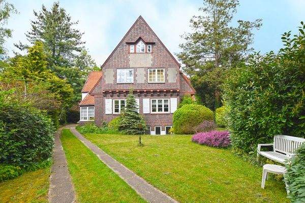 Dieser Rohdiamant im Wellingsbüttler Zentrum steht zum Verkauf