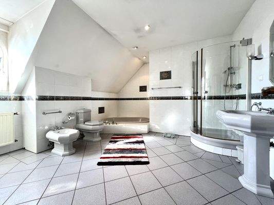 Bad am Elternschlafzimmer