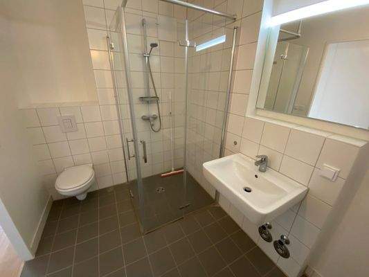 Bad mit bodengleicher Dusche