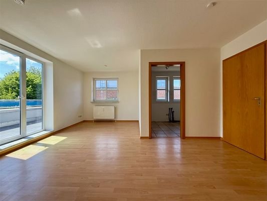 Küche und Essbereich am Wohnzimmer