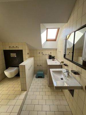 2. Badezimmer im OG