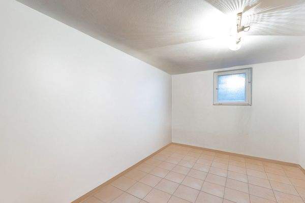 Kellerraum (leergeräumt)