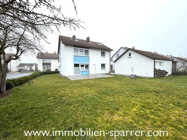 EINFAMILIENHAUS MIT CHARME, GROSSZÜGIGEM GARTEN UND GARAGE