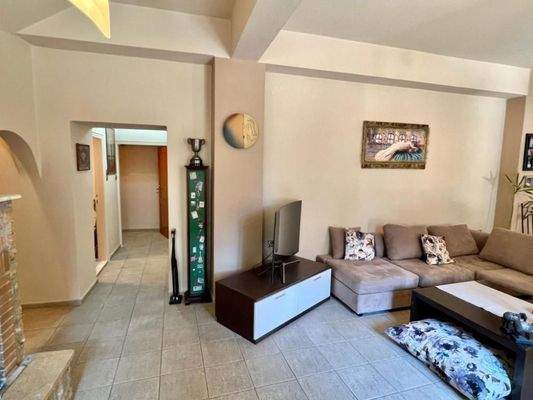 Kreta, Neapoli: Stadthaus mit Garten und Terrasse zu verkaufen