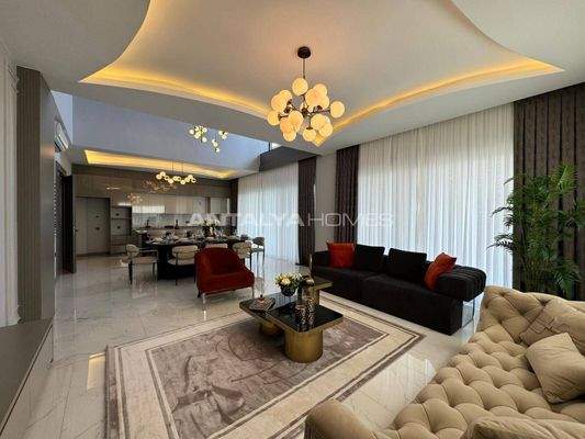 Luxe Villas with Private Gardens and Pools in Alanya