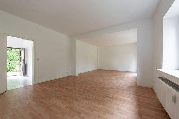 Wohnzimmer mit Blick zur Haustür