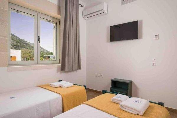 Kreta: Steinvilla mit Meerblick und Infinity-Pool in Drapanos zu verkaufen