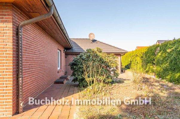 Seitenansicht mit Kellerzugang