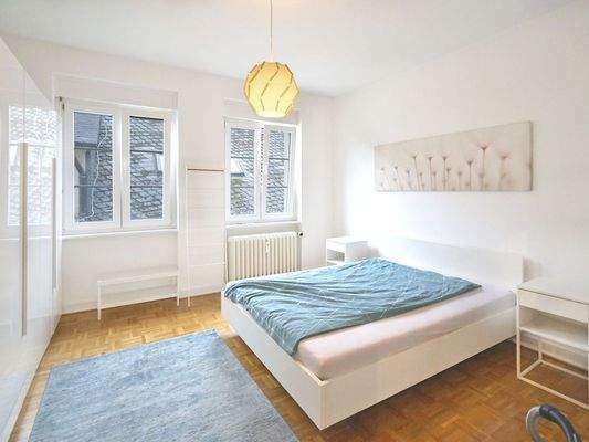 Schönes, helles Schlafzimmer