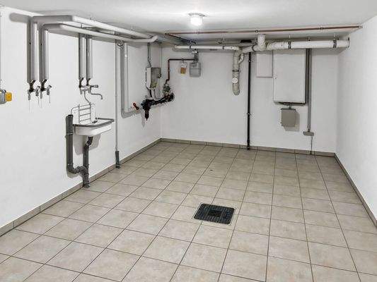 Heizung und Anschlüsse Keller_2