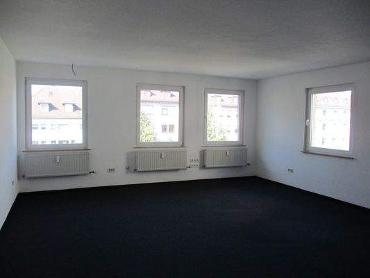 Büro-/Praxisflächen 2. OG