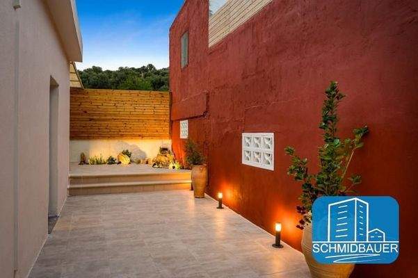 Kreta - Wunderschön präsentiertes Haus im idyllischen Dorf Kalohorafitis zu verkaufen