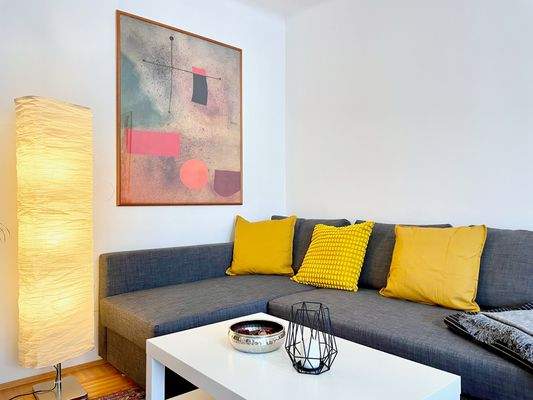 Wohn-/Schlafzimmer mit Schlafcouch