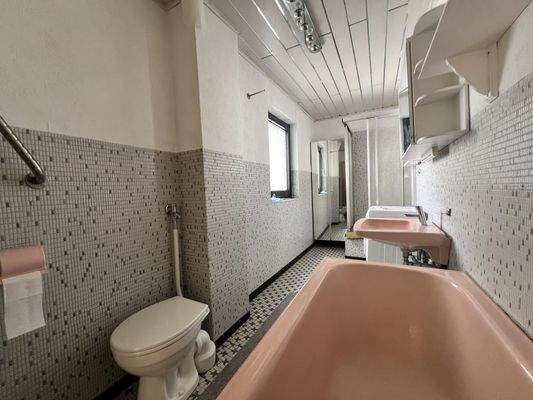 Badezimmer - Whg. 2/ 1.OG 