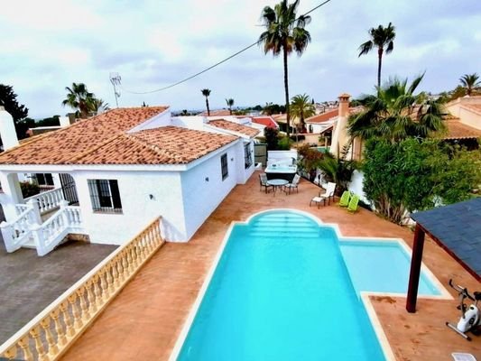 Resale detached villa with private pool in center Ciudad Quesada - www.cinbar.com