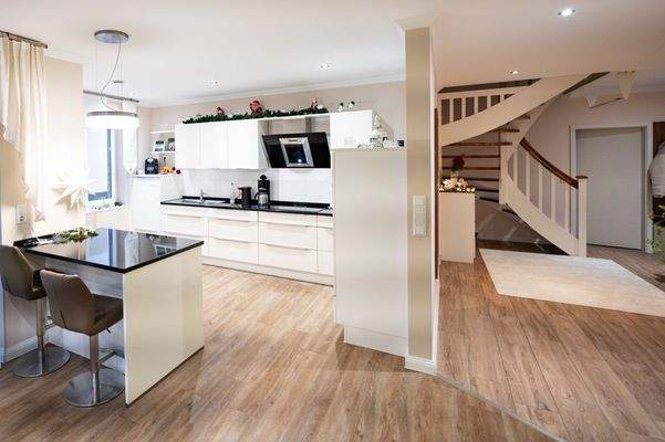 offener Küch-Essbereich 