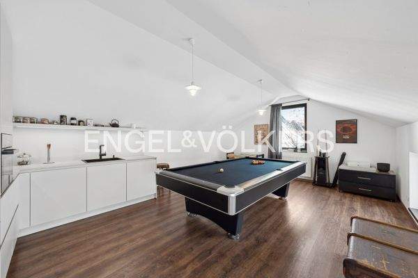 Billardraum im Obergeschoss