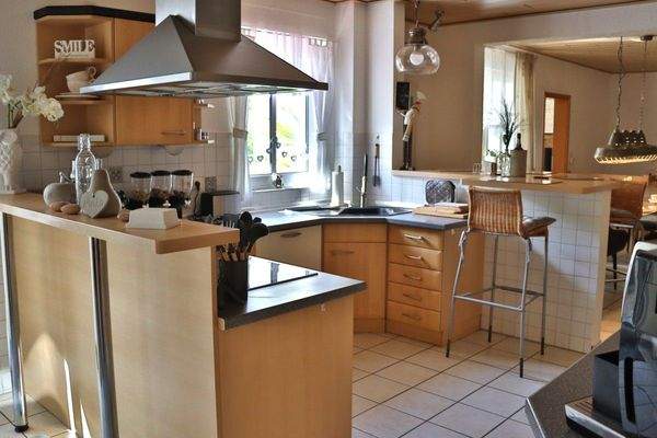 offene helle Einbauküche