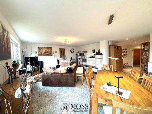 Wohnzimmer und Essplatz