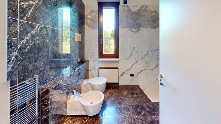 13 bagno_Via-Reciago-Bathroom 1.jpg