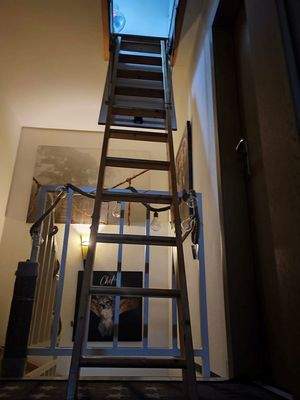 Dachbodentreppe zum Spitzboden