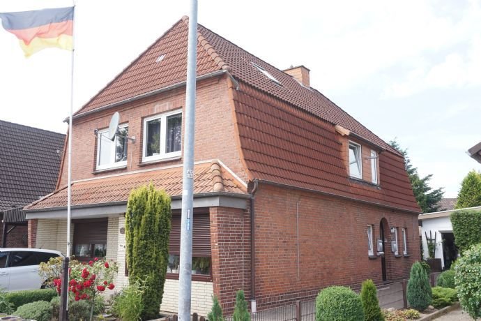 Einfamilienhaus mit Einliegerwohnug in Heide