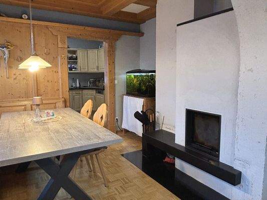 Essbereich mit Kamin