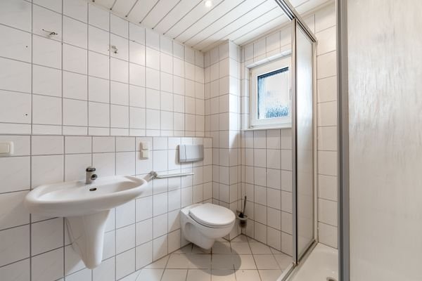 Vorderhaus_EG_Badezimmer