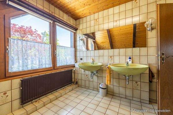 Wannenbad im Dachgeschoss