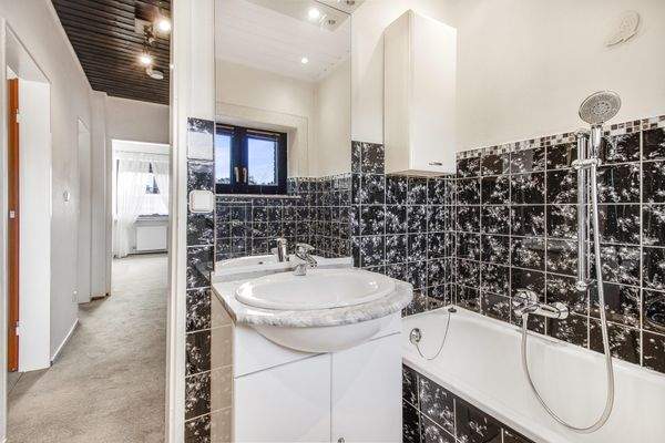 Badezimmer im Obergeschoss