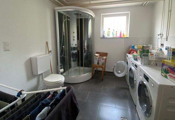 WC/Dusche im Untergeschoß