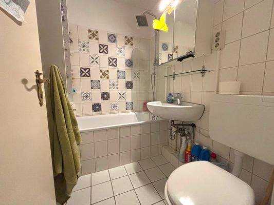 Badezimmer mit Wanne