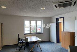 hochwertig ausgestattetes Einzelbüro