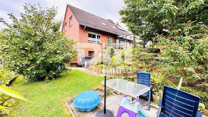 Großer Gartenbereich/ Freisitz