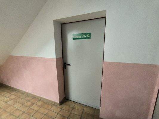 Zugang zu den Kellerabteilen