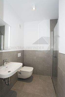 Gäste-Bad mit Dusche