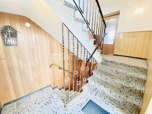 Eingang - Zugang Garage, Keller & Treppenhaus