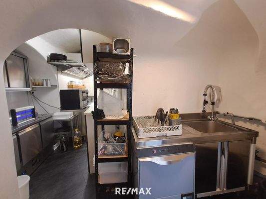 10_EG Lokal Küche - Einrichtung nur teilw. im KP